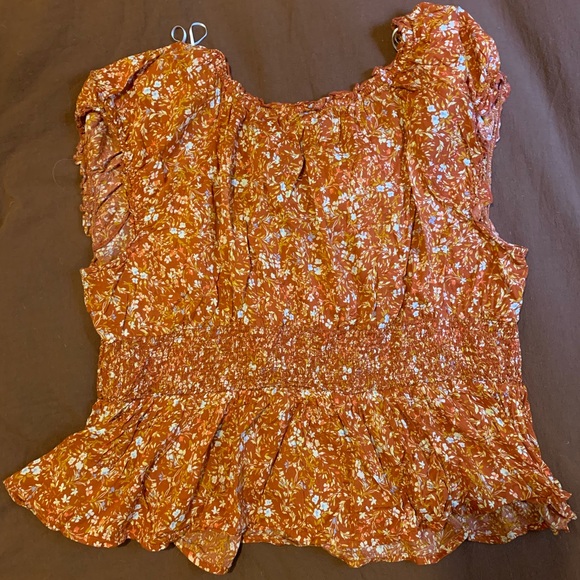 Floral Peplum Top - Plus Size - Picture 4 of 4